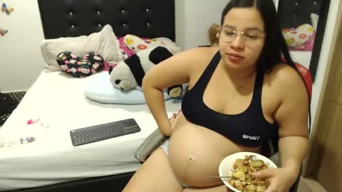 Snapshot of kylie_switch chatting on September 19, 12:26 am Instagram Kylie switch followme buy lovense here online show from September 19, 12:26 am