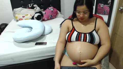 Snapshot of kylie_switch chatting on October 2, 1:04 am Instagram Kylie switch followme buy lovense here online show from October 2, 1:04 am