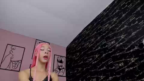 Snapshot of kylie_winx chatting on October 9, 10:21 am kylie_winx online show from October 9, 10:21 am