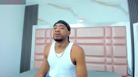 Kaylie And Jhony online show from December 16, 3:18 pm