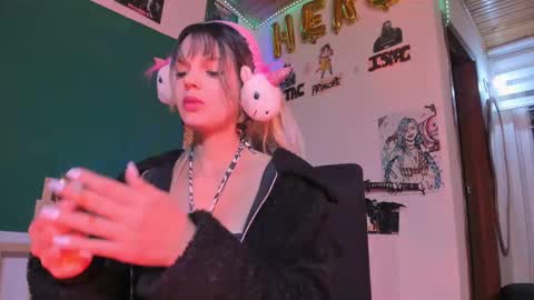 Snapshot of kyliekandy chatting on September 11, 12:23 am online show from September 11, 12:23 am