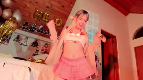 Snapshot of kyliekandy chatting on February 23, 4:28 am online show from February 23, 4:28 am