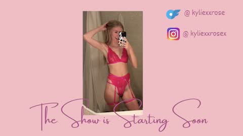 Snapshot of kyliexxrose chatting on October 26, 4:24 am Kylie online show from October 26, 4:24 am