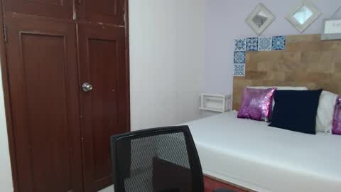 Kylie online show from December 21, 11:27 am