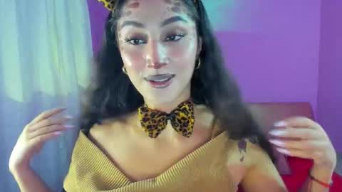 Snapshot of kymgiraldo8 chatting on October 31, 7:20 am Kym Giraldo online show from October 31, 7:20 am