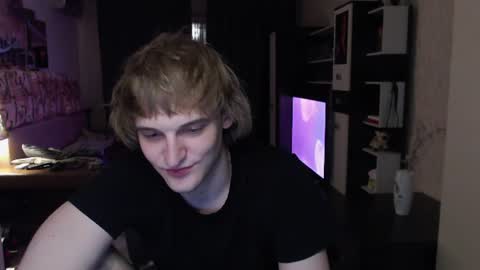 l1onkennedy online show from June 17, 8:47 pm