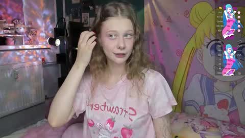 Snapshot of l1ttlekiki chatting on October 7, 2:46 pm Sara online show from October 7, 2:46 pm