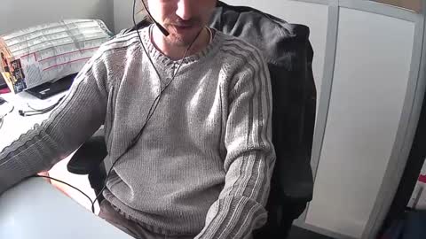Snapshot of labelette007 chatting on March 5, 10:22 am labelette007 online show from March 5, 10:22 am