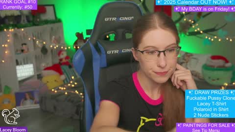Snapshot of laceybloom chatting on December 5, 1:20 am Lacey Bloom online show from December 5, 1:20 am