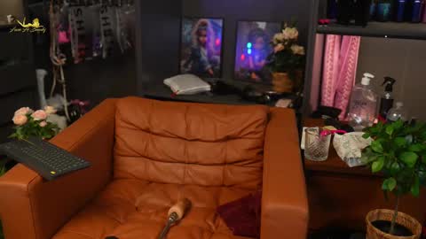Snapshot of lacie_le_beauty chatting on February 18, 8:47 pm Latex Lacie online show from February 18, 8:47 pm