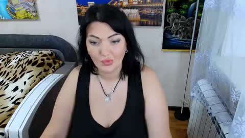 lady_boom_ online show from September 30, 6:07 pm