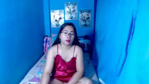 lady_in_bed69 online show from March 29, 11:28 pm