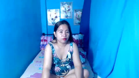 lady_in_bed69 online show from March 28, 11:28 pm