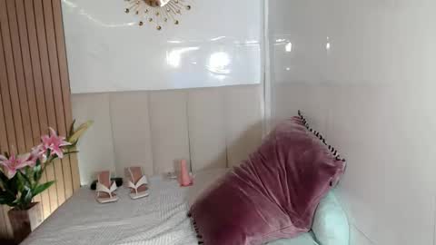   online show from October 19, 7:07 pm