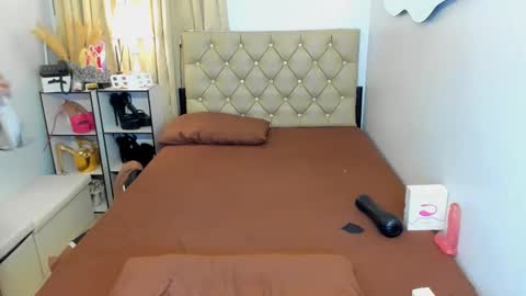 Snapshot of lady_moriseth chatting on March 10, 7:22 am lady_moriseth online show from March 10, 7:22 am