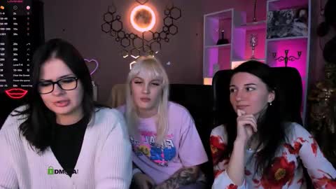 lady online show from November 19, 8:40 pm