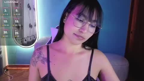 Snapshot of lady_violet_bridgerton_a chatting on September 23, 9:54 pm Lady Violet Bridgerton online show from September 23, 9:54 pm