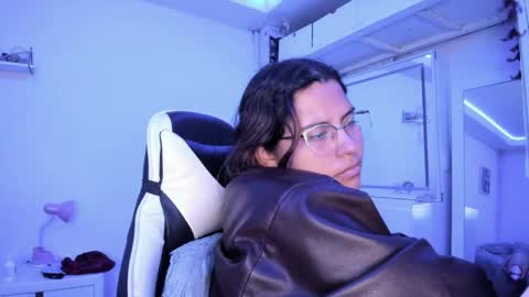  Lady  online show from May 14, 5:05 am