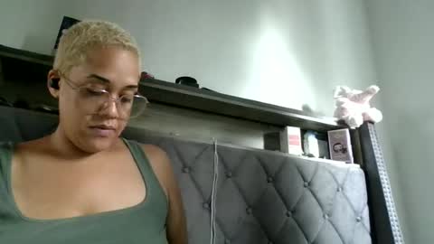 Stephanie online show from July 28, 4:39 pm