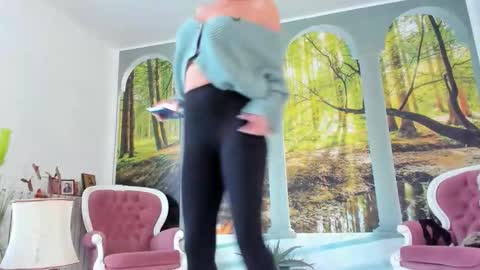 LADYGILDA online show from October 21, 1:38 pm