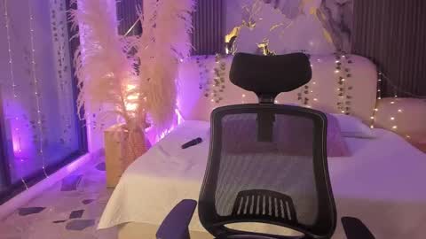 Lady  online show from February 27, 5:33 am