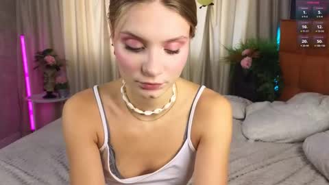 Snapshot of lafeti chatting on September 23, 7:24 am Lilia online show from September 23, 7:24 am