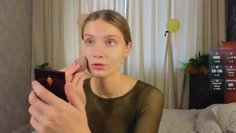 Snapshot of lafeti chatting on October 15, 7:21 am Lilia online show from October 15, 7:21 am