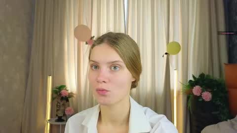 Snapshot of lafeti chatting on October 8, 6:52 am Lilia online show from October 8, 6:52 am