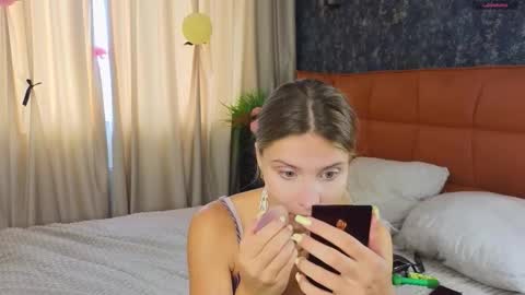 Snapshot of lafeti chatting on September 18, 7:01 am Lilia online show from September 18, 7:01 am