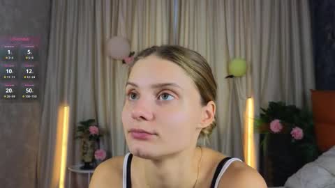 Snapshot of lafeti chatting on October 5, 7:28 am Lilia online show from October 5, 7:28 am
