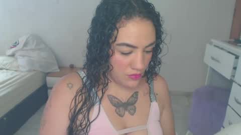 laila_silk online show from June 18, 4:12 pm