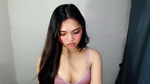 laire online show from May 14, 9:51 am