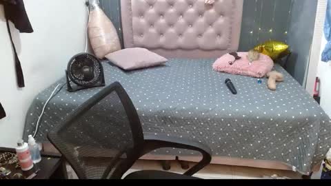 lalisha online show from February 24, 1:19 am