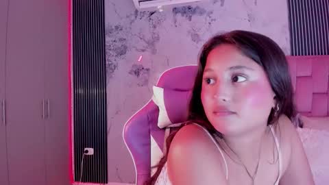 Snapshot of laly_cherry_ chatting on September 27, 1:20 pm Laura online show from September 27, 1:20 pm