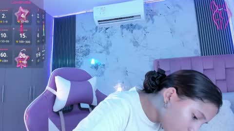 Snapshot of laly_cherry_ chatting on October 8, 12:22 pm Laura online show from October 8, 12:22 pm
