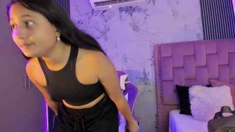 Snapshot of laly_cherry_ chatting on October 14, 12:19 pm Laura online show from October 14, 12:19 pm