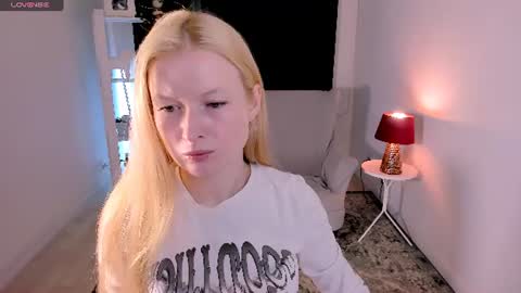 Laly online show from July 18, 8:16 am