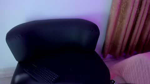 lana_fox01 online show from July 12, 5:21 am