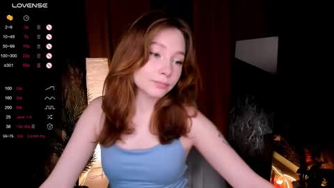 Snapshot of lanablu_ chatting on September 23, 8:52 am Lana online show from September 23, 8:52 am