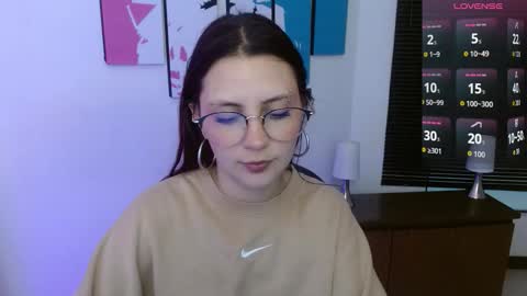 Alana Garcia  online show from October 15, 11:55 am