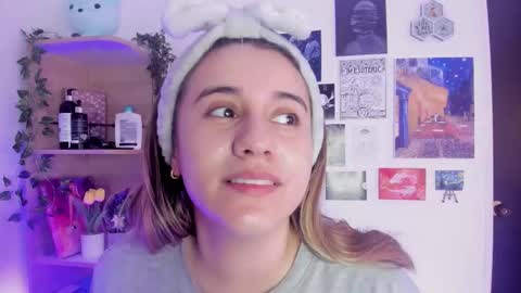 lanaherondale_ online show from September 21, 8:57 pm