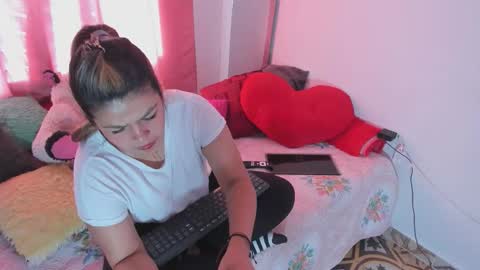 lanastone86 online show from October 20, 12:21 pm