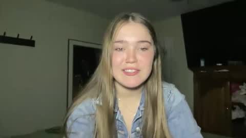 lanelizzie348 online show from April 15, 1:42 am