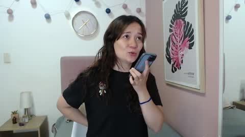 Lanna online show from May 4, 2:12 pm