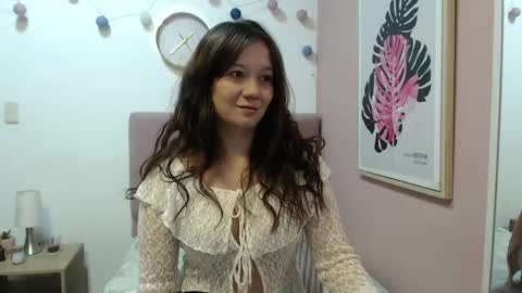 Lanna online show from April 16, 1:33 pm