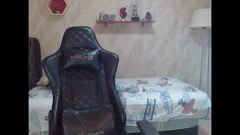 Lara online show from October 27, 5:57 pm