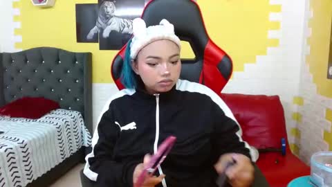 Lara online show from October 22, 2:52 pm