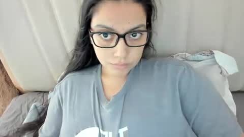 lara online show from November 24, 3:33 pm