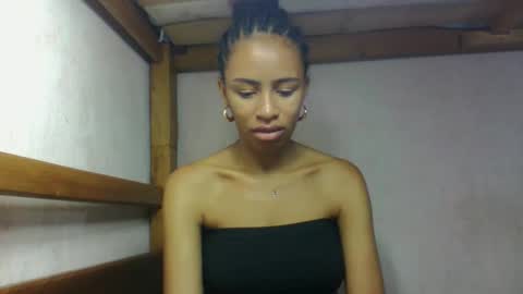 larah98 online show from February 21, 9:12 am