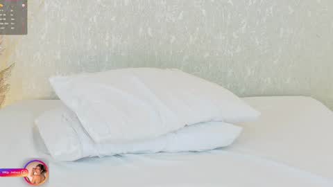 Lara  online show from February 19, 3:00 pm